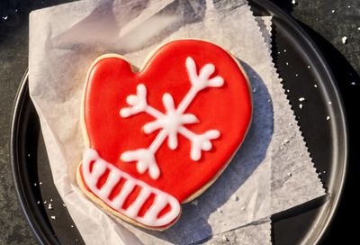 Panera Bread's Sweet Mitten Sugar Cookies Return for the Winter