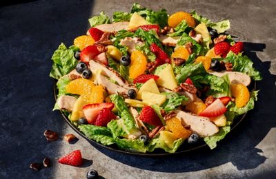 Panera Bread’s Signature Strawberry Poppyseed Salad with Chicken is Back