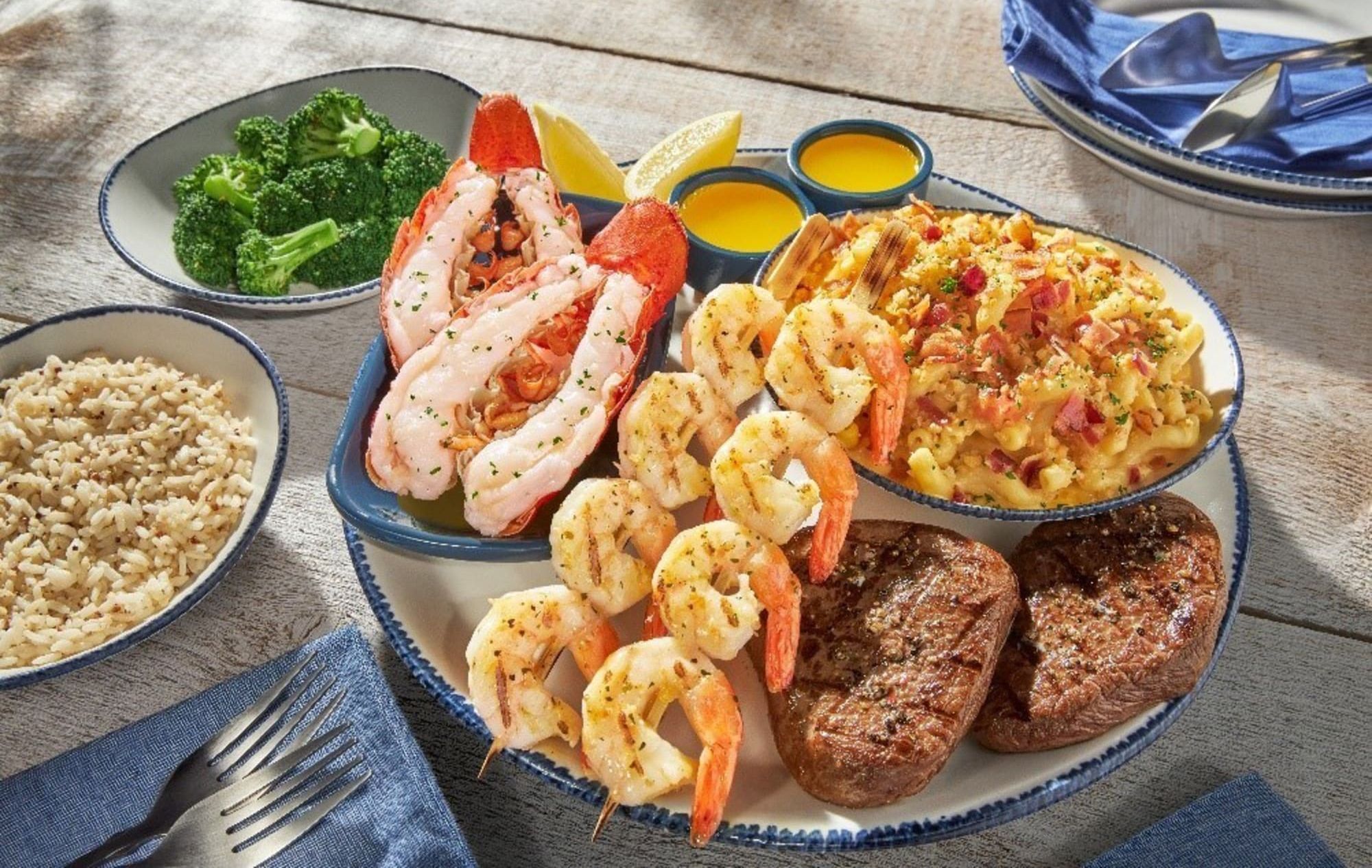 Get 2 $10 Bonus Coupons with a $50 Gift Card Purchase at Red Lobster Through to December 31 Get 2 $10 Bonus Coupons with a $50 Gift Card Purchase at Red Lobster Through to December 31